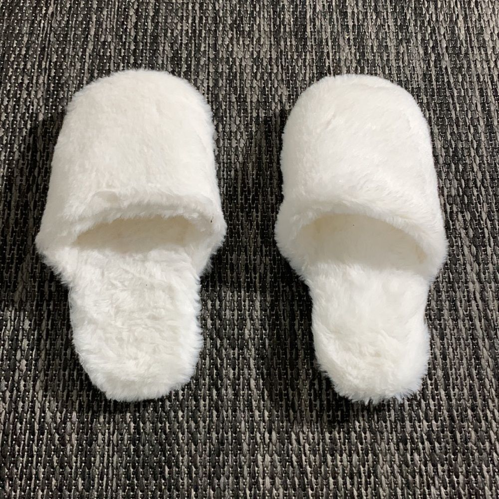 White Fluffy Slippers One Size NWOT